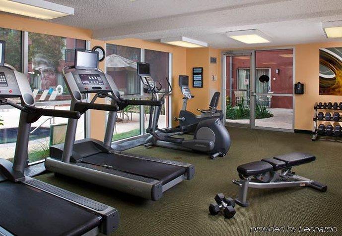 Отель Courtyard By Marriott New Orleans Warehouse Arts District Удобства фото