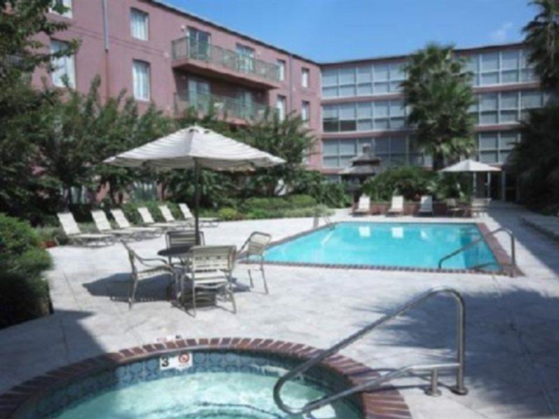 Отель Courtyard By Marriott New Orleans Warehouse Arts District Экстерьер фото